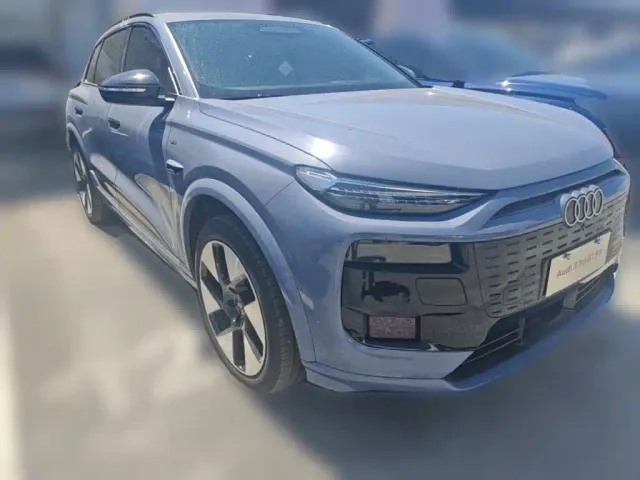 Audi Q6L e-tron — Фото автомобиля 5