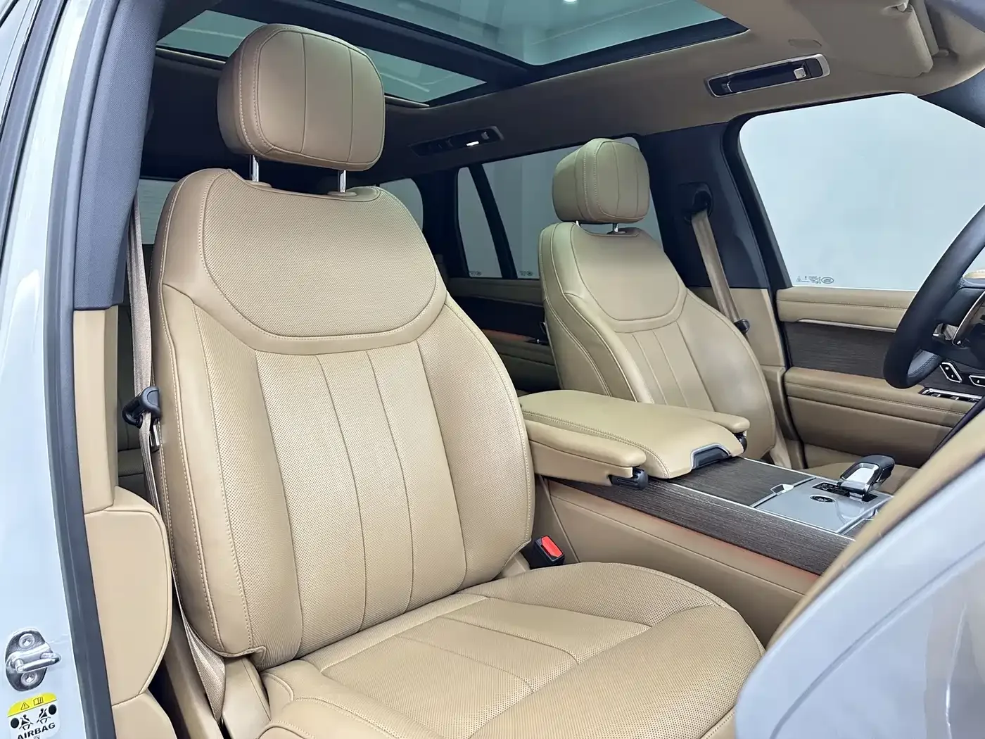 Land Rover Range Rover 2025 3.0 L6 400PS Flourishing Era Extended Wheelbase — Фото автомобиля 15