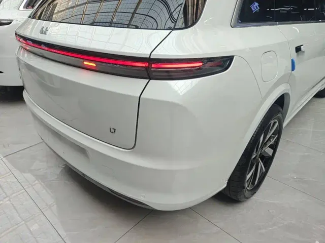 Li Auto L7 — Фото автомобиля 7