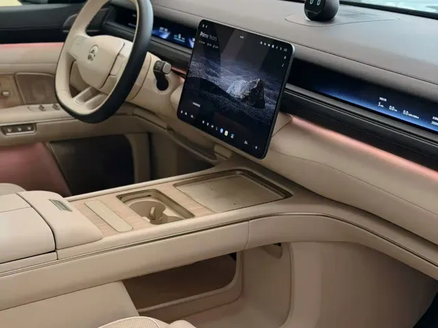 NIO NIO ES8 2025 Base Model — Фото автомобиля 7