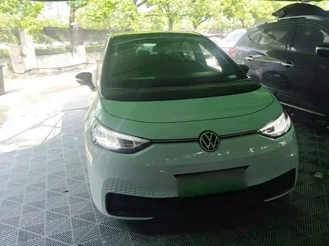 Volkswagen ID.3 — Фото автомобиля 3