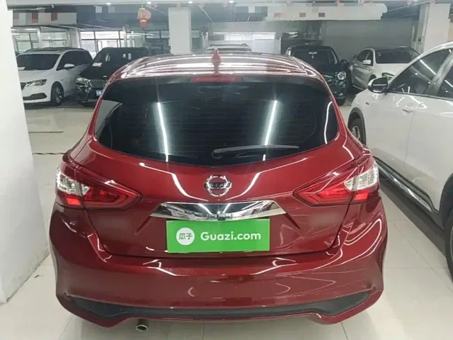 Nissan Tiida — Фото автомобиля 5