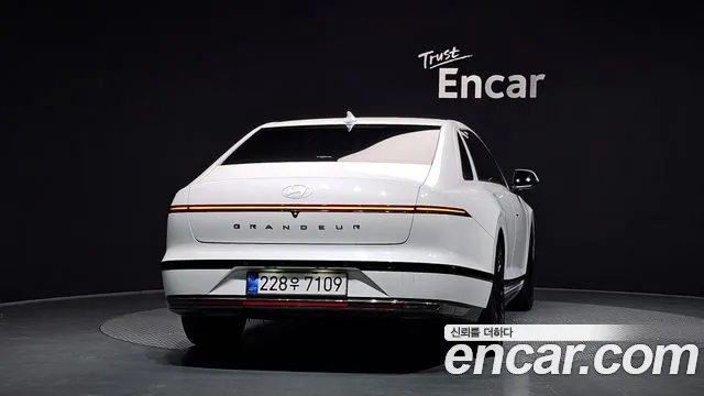 Hyundai Grandeur GN7 — Фото автомобиля 4