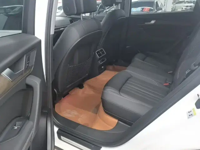 Audi Q5L — Фото автомобиля 16