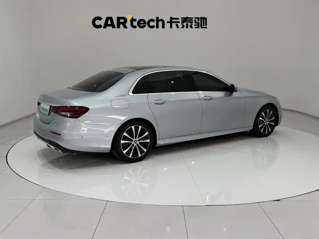 Mercedes-Benz E-Class — Фото автомобиля 5