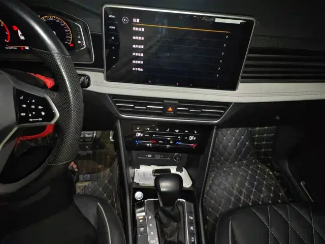 Volkswagen Tiguan L — Фото автомобиля 14