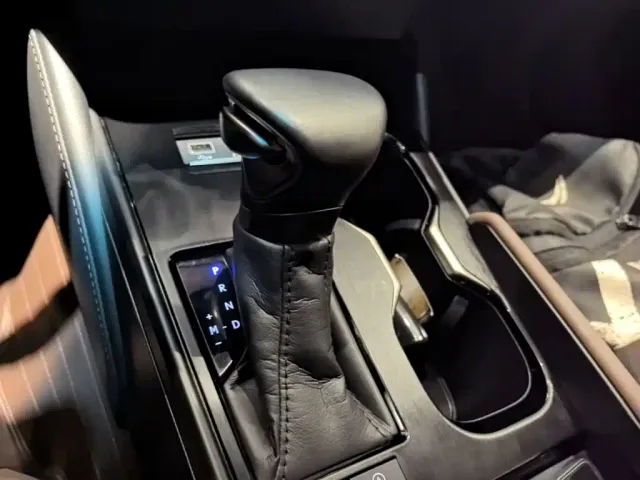 Lexus ES — Фото автомобиля 13
