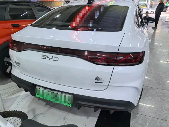 BYD Qin L — Фото автомобиля 5