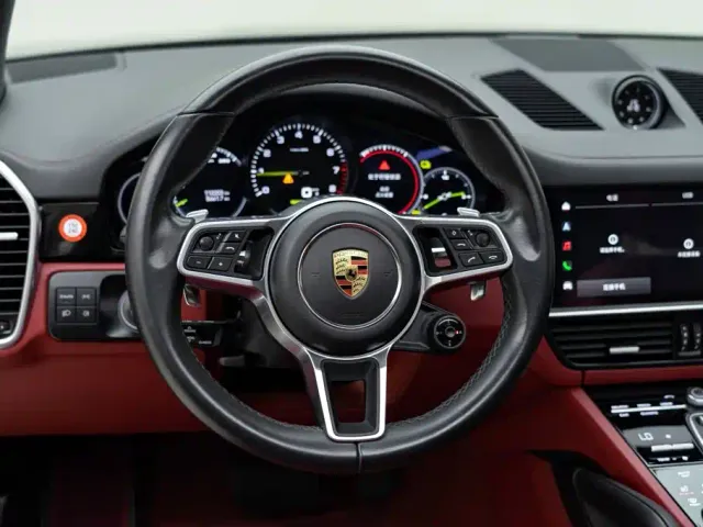 Porsche Cayenne — Фото автомобиля 14