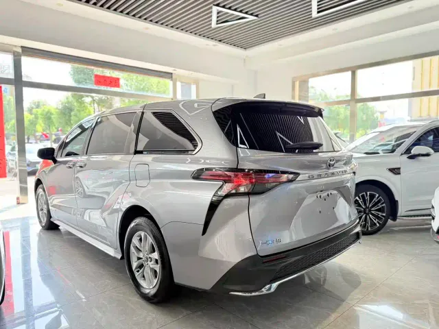 Toyota Granvia — Фото автомобиля 9