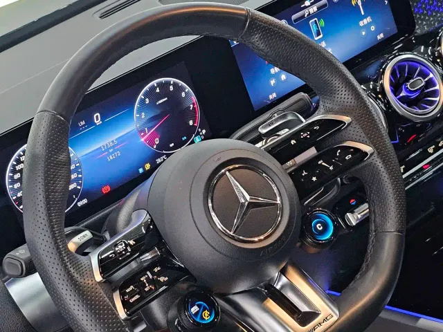 Mercedes-Benz GLB AMG — Фото автомобиля 5