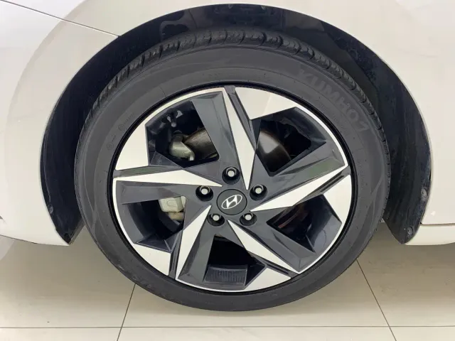Hyundai Elantra — Фото автомобиля 13