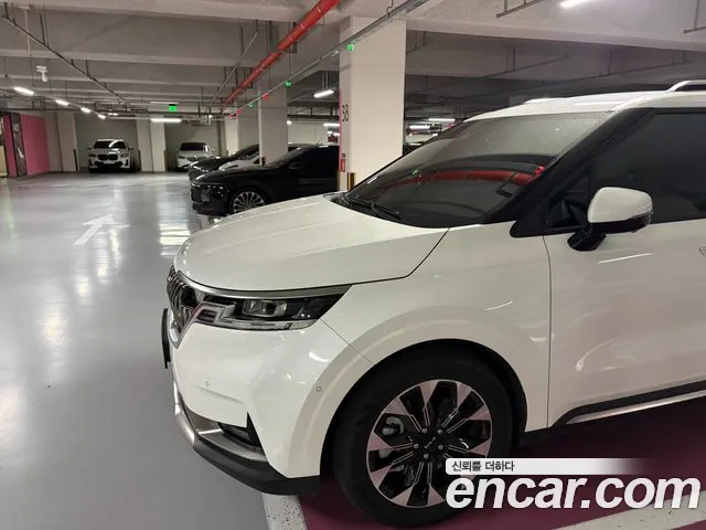 Фотография автомобиля — Kia Carnival Generation 4