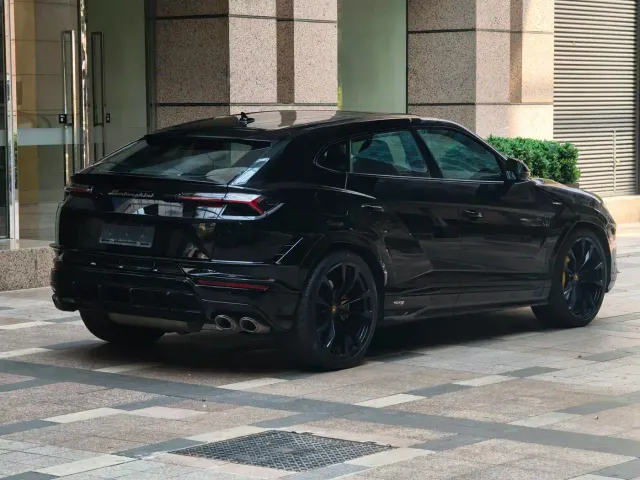 Lamborghini Urus — Фото автомобиля 2