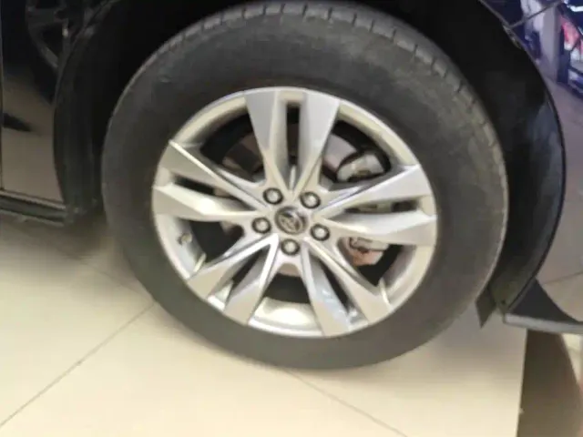 Toyota Sienna — Фото автомобиля 6