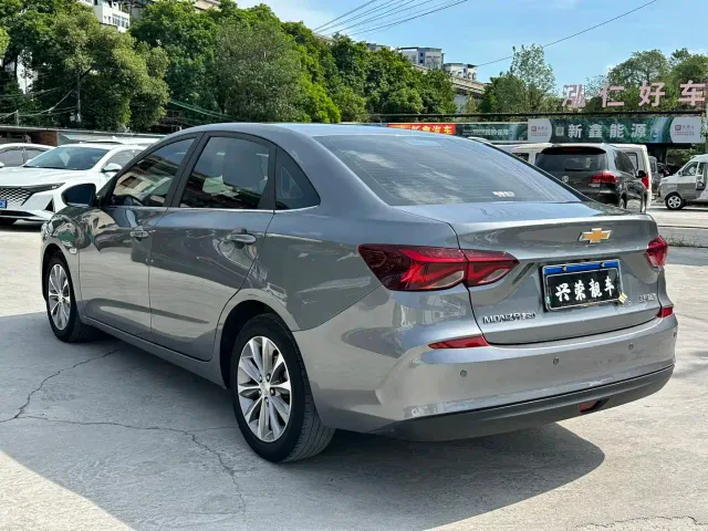 Chevrolet Monza — Фото автомобиля 5