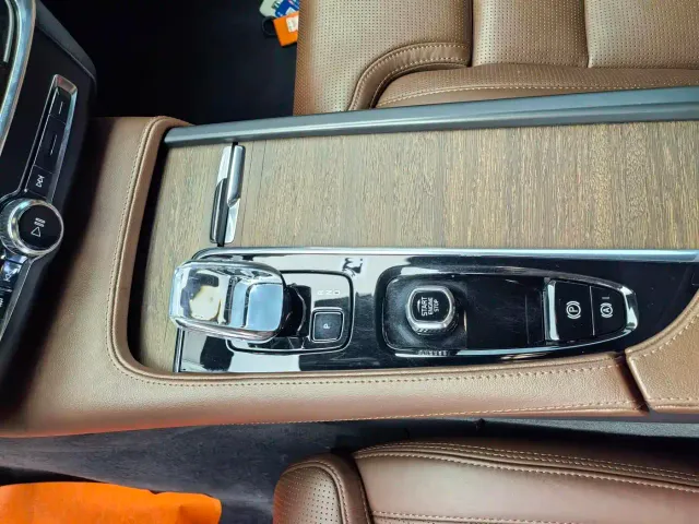 Volvo S90 — Фото автомобиля 9
