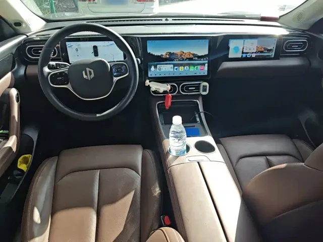 Leapmotor C11 — Фото автомобиля 5
