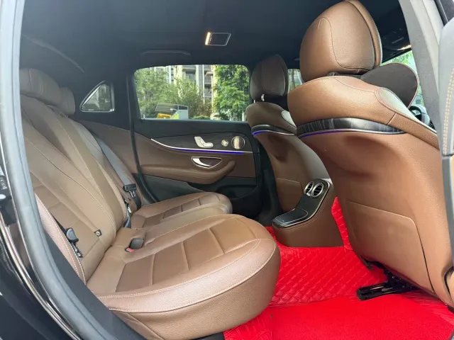Mercedes-Benz E-Class — Фото автомобиля 11