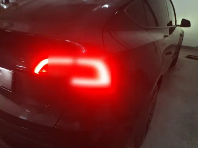 Tesla Model Y — Фото автомобиля 7