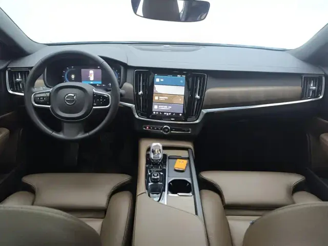 Volvo S90 — Фото автомобиля 12