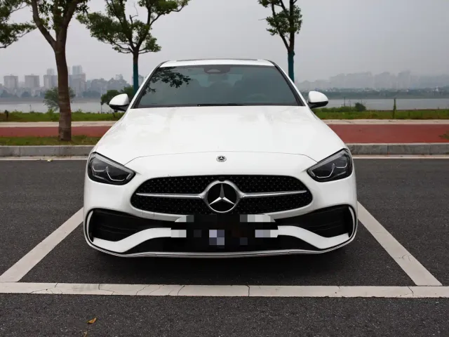Фотография автомобиля — Mercedes-Benz C-Class