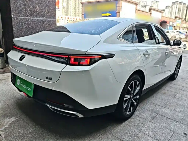 Changan Eado — Фото автомобиля 6