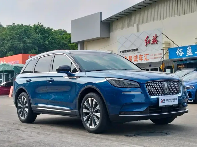 Lincoln Corsair — Фото автомобиля 3