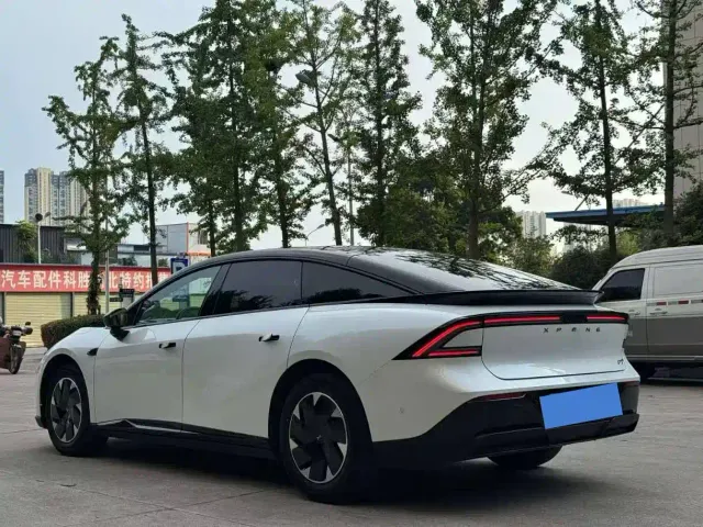 Xpeng P7+ — Фото автомобиля 9