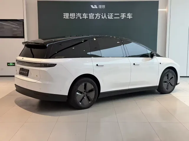 Li Auto Li i8 2025 Standard Edition — Фото автомобиля 6