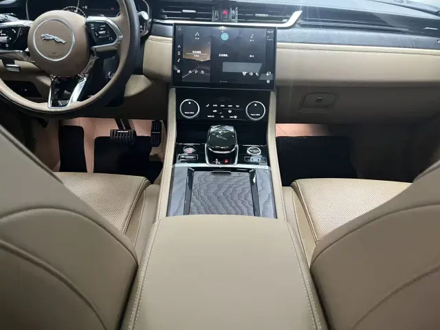 Jaguar XFL — Фото автомобиля 22