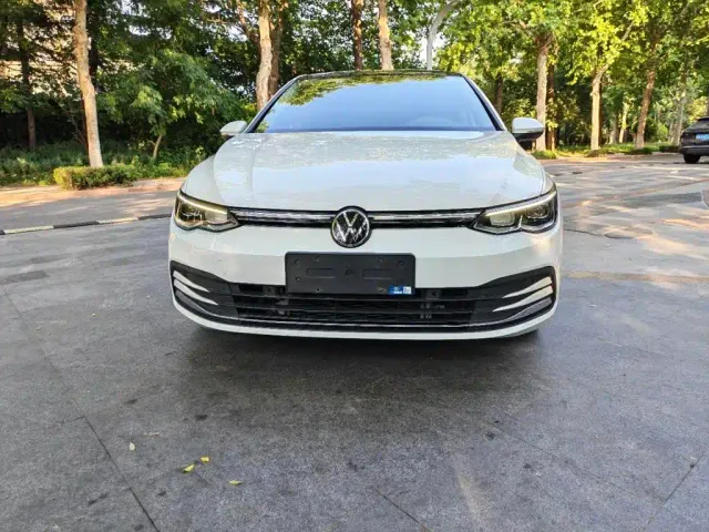 Volkswagen Golf — Фото автомобиля 2