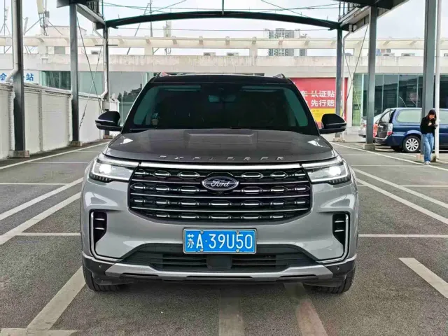 Ford Explorer — Фото автомобиля 2