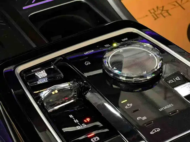 BMW 7 Series — Фото автомобиля 3