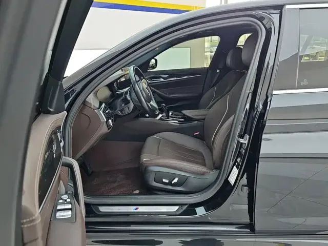 BMW 5 Series — Фото автомобиля 9