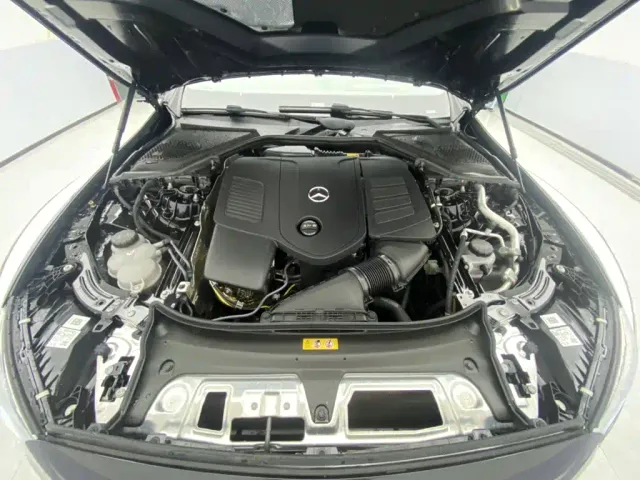 Mercedes-Benz E-Class — Фото автомобиля 12