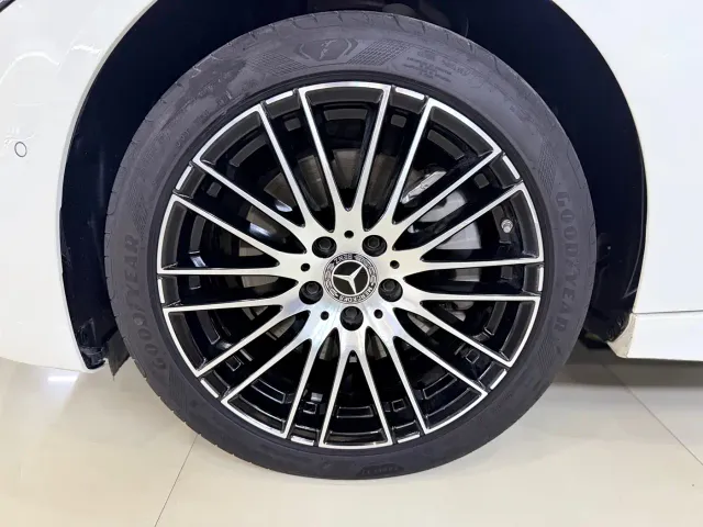 Mercedes-Benz C-Class — Фото автомобиля 5