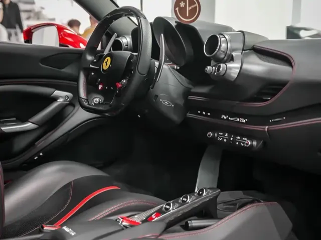 Ferrari F8 — Фото автомобиля 12