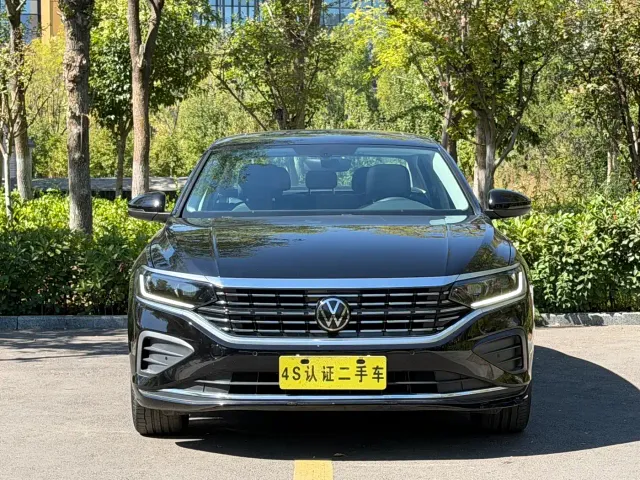 Volkswagen Passat — Фото автомобиля 2