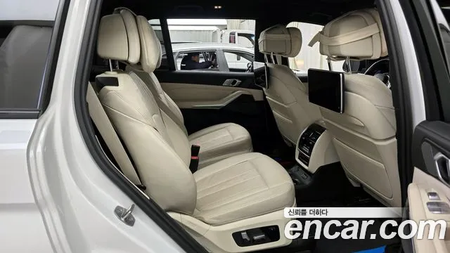 BMW X7 — Фото автомобиля 12