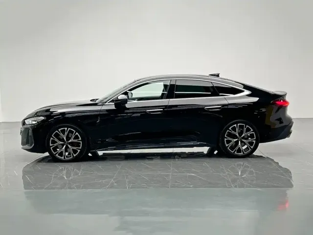 Audi Audi A5L Sportback 2025 Model 2.0T Luxury — Фото автомобиля 3