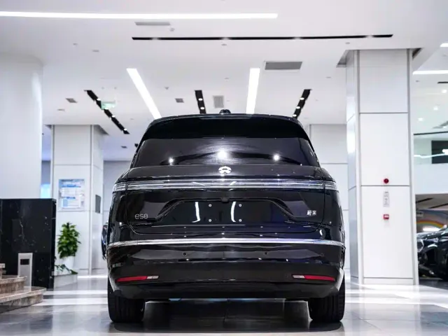Nio ES8 — Фото автомобиля 7