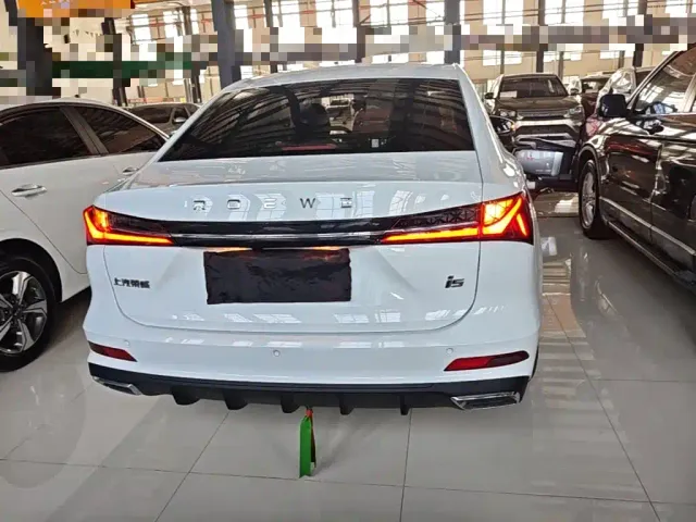 Roewe i5 — Фото автомобиля 5