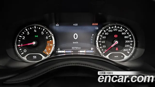 Jeep Renegade — Фото автомобиля 8