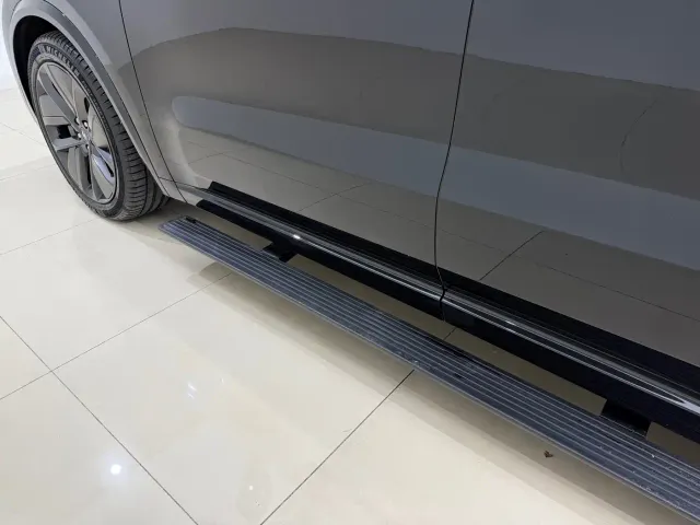 Li Auto L9 — Фото автомобиля 7