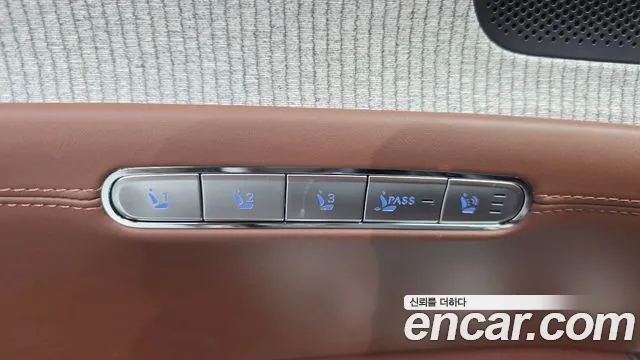 Genesis G90 Бензин 3.5 турбо AWD — Фото автомобиля 7