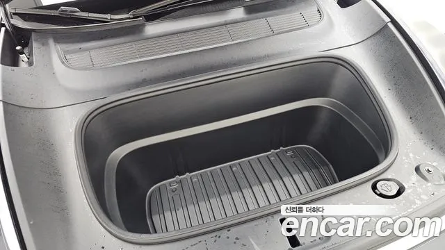Tesla Model Y — Фото автомобиля 9