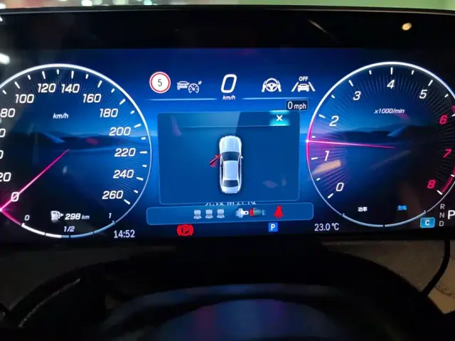 Mercedes-Benz E-Class — Фото автомобиля 14
