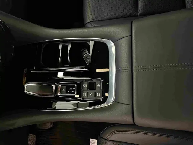 Toyota Vellfire — Фото автомобиля 9