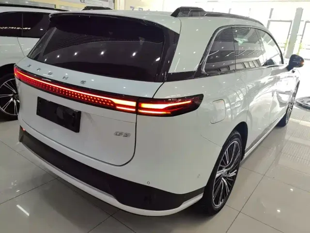 Xpeng G9 — Фото автомобиля 6
